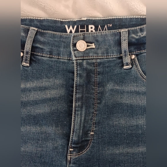 NWT White House Black Market High Rise Straight Crop Jeans, Size 10, Medium Blu - Picture 4 of 8